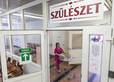  Átszerkesztik a kiadványt, amely szerint a nőknek több napra főzniük kell, mielőtt kórházba mennek szülni  