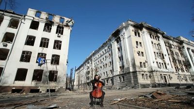 Dübörög az orosz hadigépezet: az éjjel megtámadták Harkivot is