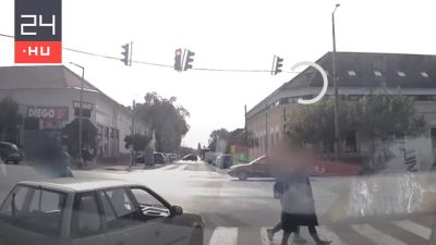 Elkapták a sofőrt, aki zebrán átkelő gyalogosok közé hajtott Szarvason – videó