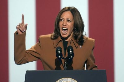 A washingtoni Fehér Háznál tartott kampánygyűlést Kamala Harris