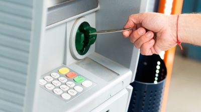 Fontos változás élesedhet az ATM-eknél: minden lakossági ügyfelet érint a módosítás