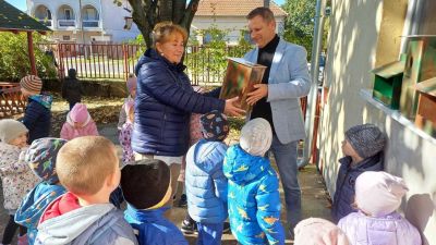 Madárcsiripelés zengheti be a felgyői óvoda udvarát