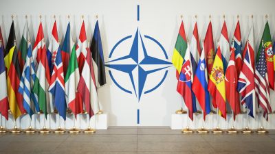 NATO-nagykövetek tárgyaltak a magyar semlegességi politikáról