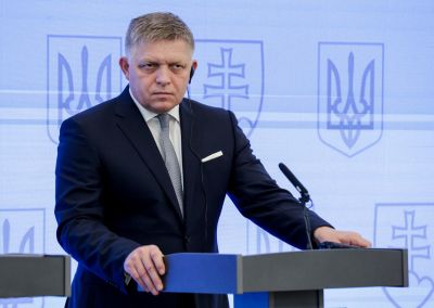 Robert Fico ott lesz Moszkvában a Győzelem napi parádén