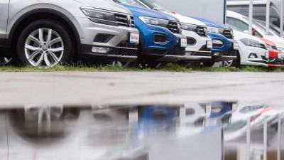 Újabb nehéz nap jön Wolfsburgban, a Volkswagen-dolgozók fizetéséről tárgyalnak