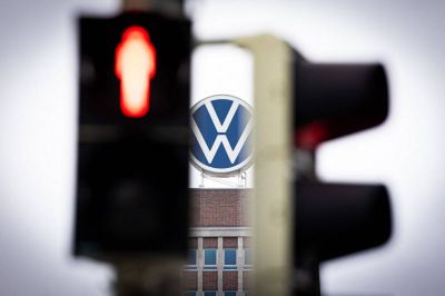 A Volkswagen arra kéri dolgozóit, hogy fogadják el a bércsökkentést