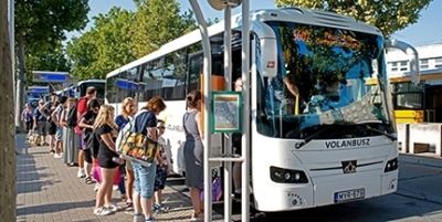 Így járnak a vonatok és a buszok szombaton