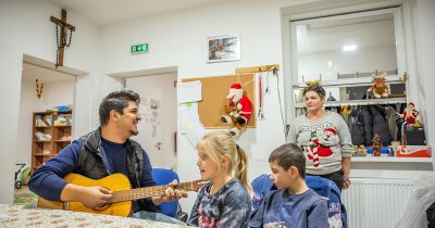 Kapaszkodó a legszegényebbeknek: segély helyett minta és cselekvési terv