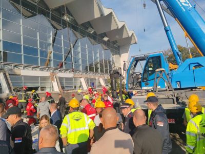 Leszakadt az újvidéki vasútállomás beton erkélye, 8 ember meghalt a balesetben