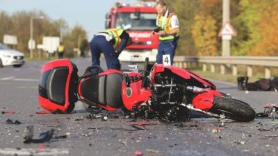 Halálos motorbaleset történt, teljes útzár van