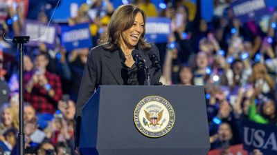 Kamala Harris másfélszer több pénzt költött a kampányára, mint Trump