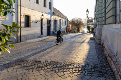 Keddtől forgalomkorlátozás lesz az Eszterházy utcában