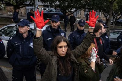 Tüntetés Belgrádban: a kormányt vádolja az újvidéki baleset miatt az ellenzék