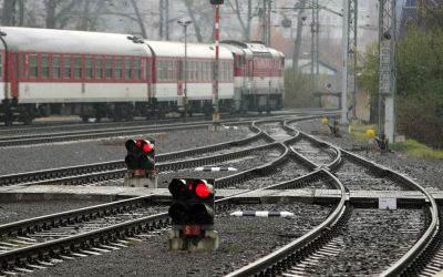 BALESET: Elgázolt a vonat egy embert Pozsonynál