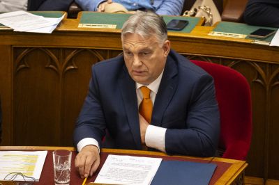 Orbán: Aki azt mondja, a románok elhúznak mellettünk, költözzön oda