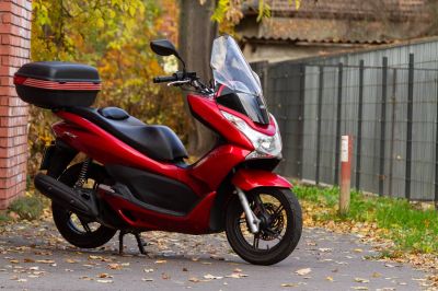 500 ezer forint, és megváltozik az életed - Használtteszt: Honda PCX125 (2012)