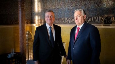 Orbán Viktor és Mario Draghi az EU versenyképességi problémáiról tárgyalt