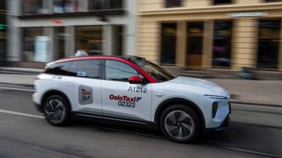 Oslóból kitiltották a nem elektromos taxikat. Ragadós lehet a példa