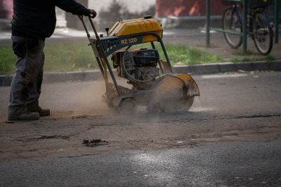 Újra felbontják az Etelka sort, rossz minőség miatt nem vette át a város a felújítást