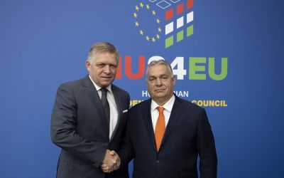 Fico Trumpra vár az orosz-ukrán háború kérdésében, Orbán egy napra elásta a csatabárdot von der Leyennel 