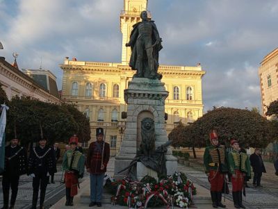 Gyorsan „elnyeli” a bő negyedmillió eurós állami támogatást a komáromi városkassza