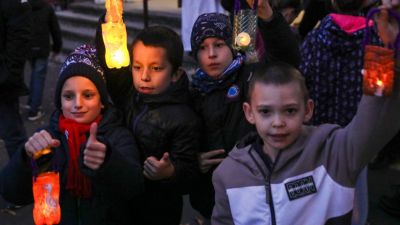 Lámpással vonultak a diákok Győrben - Képgaléria