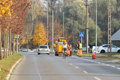 Nyitott kerékpársávot festenek az Árpád utcában