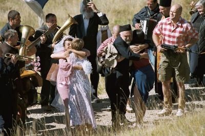 Elvitték az esküvőről a vőlegényt a rendőrök