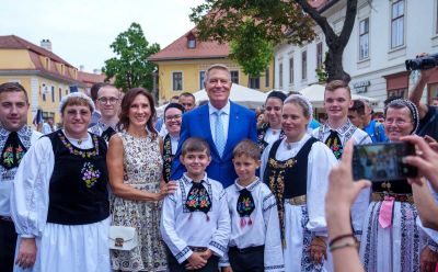 Átvizsgáltatnák Iohannis költekezését