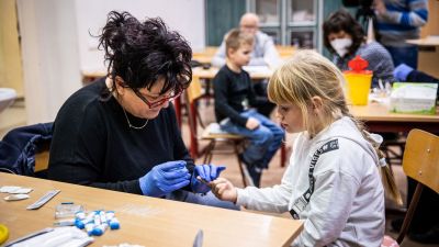 Fontos időben elcsípni, ezért ingyen szűrik a gyulai elsősöket - galériával, videóval