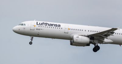 Megtörtént, amitől sokan rettegnek: az óceán fölött került brutális turbulenciába a Lufthansa gépe - többen megsérültek