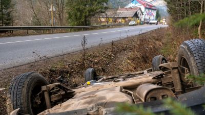 Árokba hajtott a sofőr, megsérült a balesetben