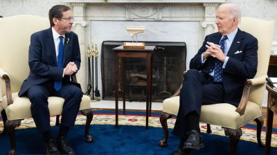 Biden szokatlan fenyegetéssel reagált az izraeli újságíró kérdésére + videó