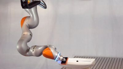  Megfigyelte, mit csinál az ember, majd megtanult takarítani a robot – videó  