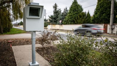 Csak 60-nal! Kitették a trafiboxot Csabán, a Dobozi úton - videóval