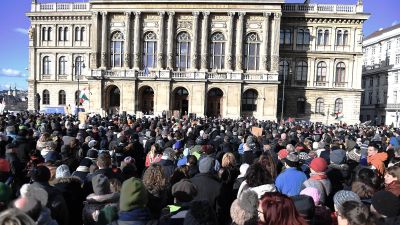 Kormányváltás után is Orbán emberei maradhatnának pozícióban – viszik a kutatóhálózati vagyont is