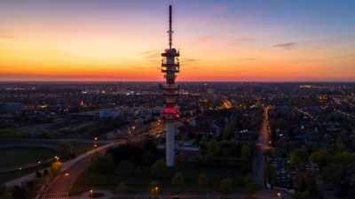 Még hogy unalmas a telekomszektor? Az egekben ezeknek a részvényeknek az árfolyama