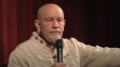 Hoppá: John Malkovich Temesváron bukkant fel!