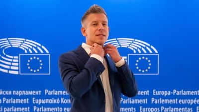 Így működik Magyar Péteréknél a demokratikus kiválasztás