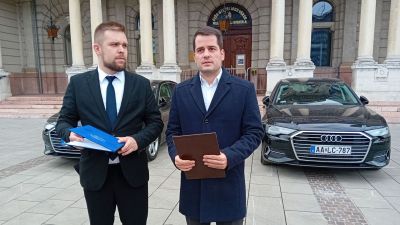 Jut pénz jutalmakra és az Audi A6-osok kötbérére is