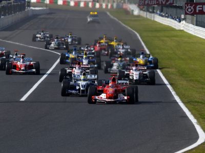 „Szégyelljék magukat, utálom őket” – F1-es traktorok helyett szexet akar négy keréken a volt csapatfőnök