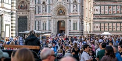 Újabb olasz városnak van elege a turistákból – Firenze bekeményít