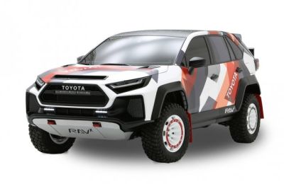 Dakar-terepjáró utcára? Valami ilyesmit mutatott a Toyota!