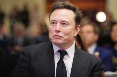 Musk kigúnyolta Zelenszkijt, mert függetlennek nevezte Ukrajnát