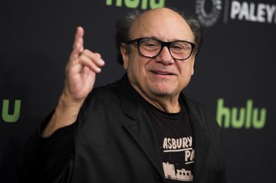 Nyolcvanéves lett Danny DeVito