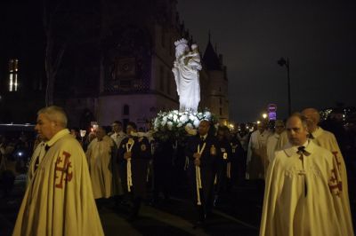 Visszakerült a Notre Dame-ba a Szűz Mária és a Gyermek szobor