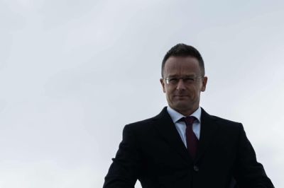  Szíjjártó: „Egyre intenzívebbek és sikeresebbek az orosz támadások“  