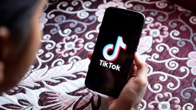 72 órát kapott a TikTok egy ország vezetőjétől, a szülőket is felszólította