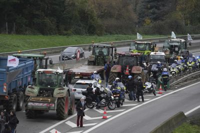 Ismét tiltakozó akciókba kezdtek a francia gazdák