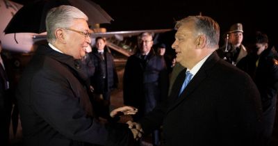 Orbán Viktor fogadta a Magyarországra érkező kazah elnököt